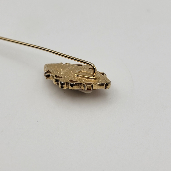 Elegant Avon Cameo Stick Pin with Gold and Seed Pearls Accents - Picture 11 of 11